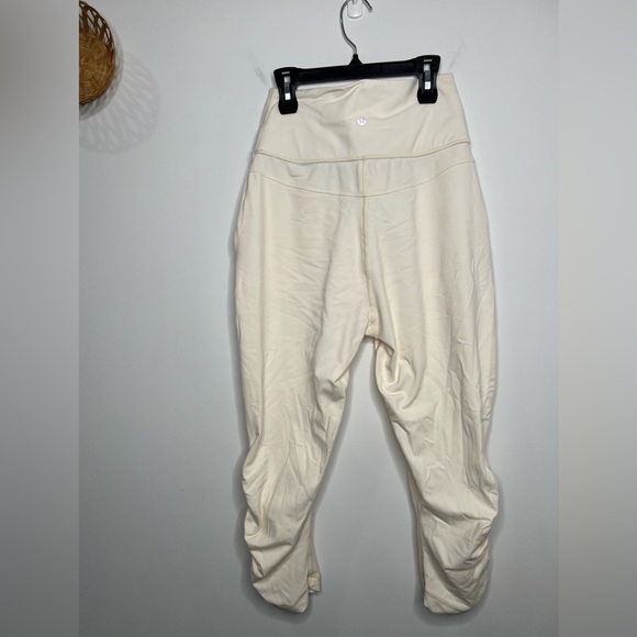 Lululemon Sunset Salutation Crop leggings - Picture 4 of 6